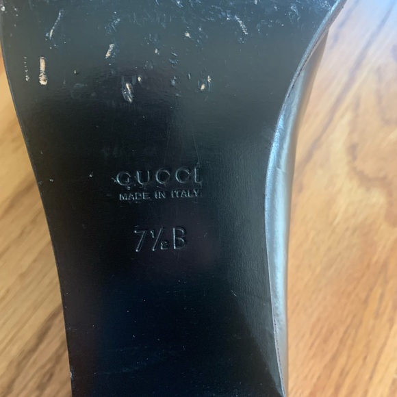 Gucci 7.5 Navy Heels - Picture 2 of 4